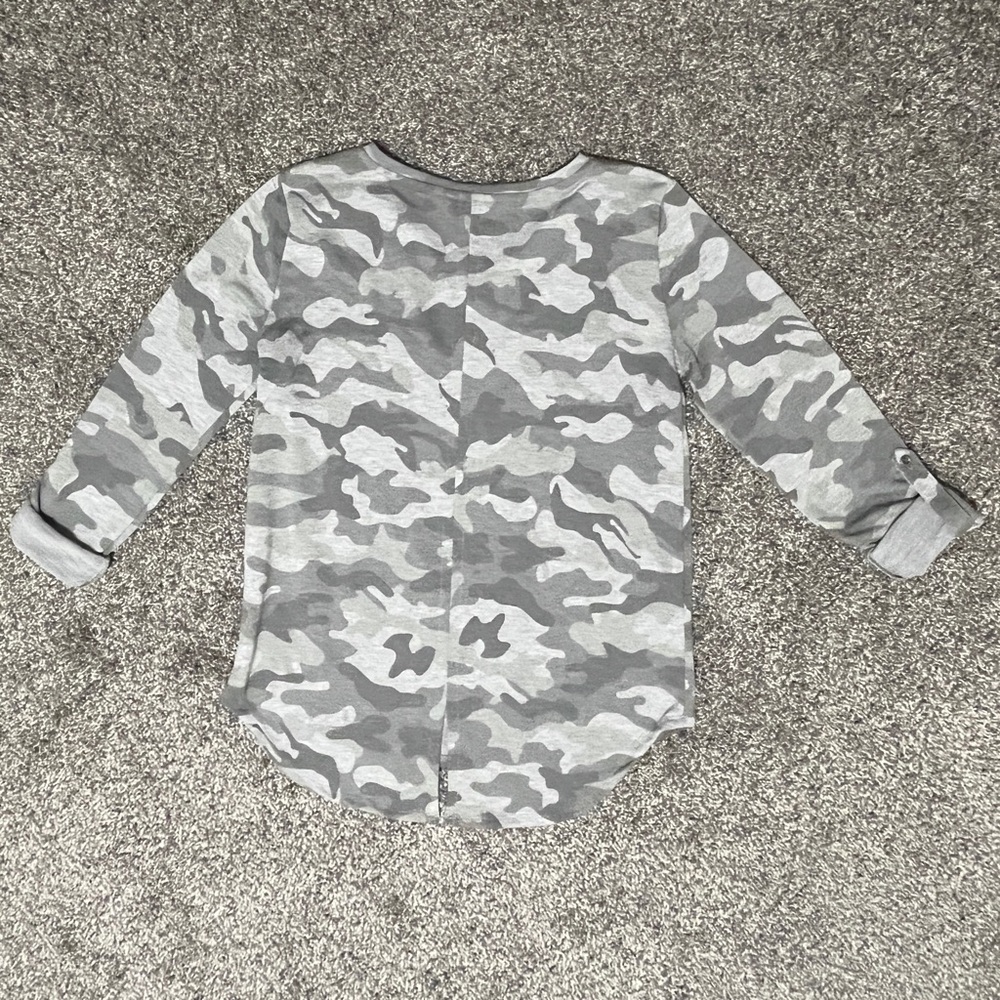 Jane and Delancey Gray Camouflage Top  Size S - Picture 4 of 7